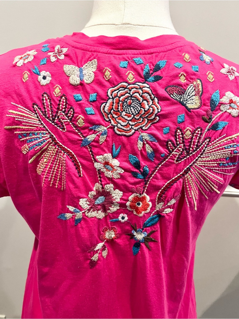 JOHNNY WAS MARIPOSA RELAXED TEE - Picture 6 of 7